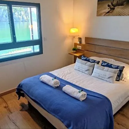 Villa Emeraude Les Pieds Dans L'eau Classe 4 *